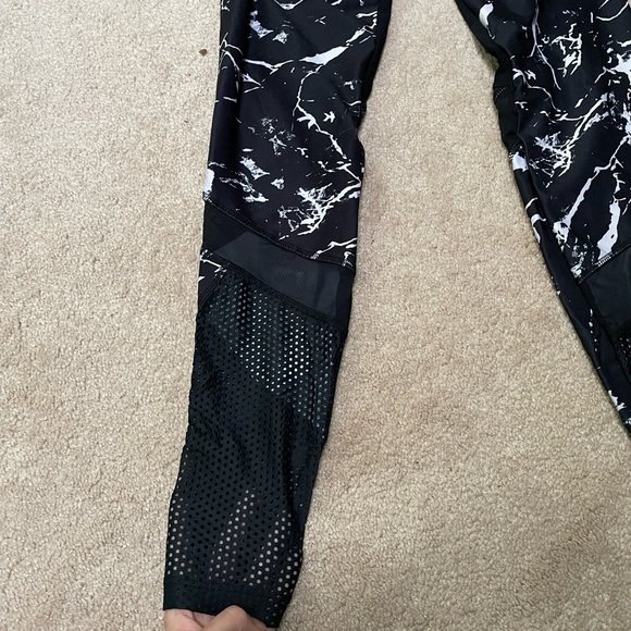 Athletic leggings size S - Picture 3 of 4